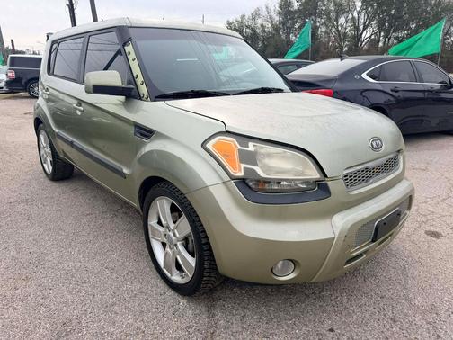 2011 Kia Soul +