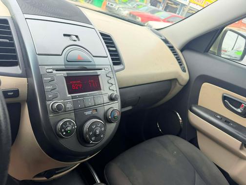 2011 Kia Soul +