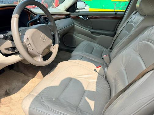 2000 Cadillac DeVille Base