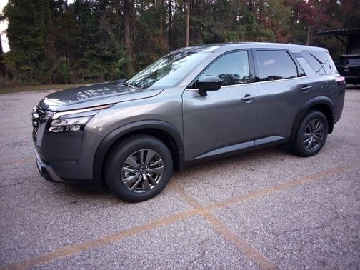 2025 Nissan Pathfinder S FWD