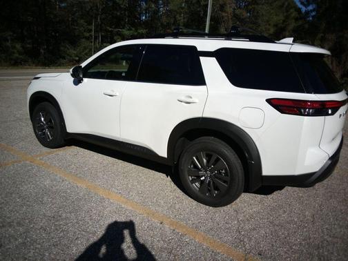 2025 Nissan Pathfinder SV FWD