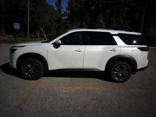 2025 Nissan Pathfinder SV FWD