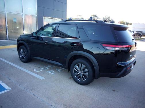 2025 Nissan Pathfinder SV FWD