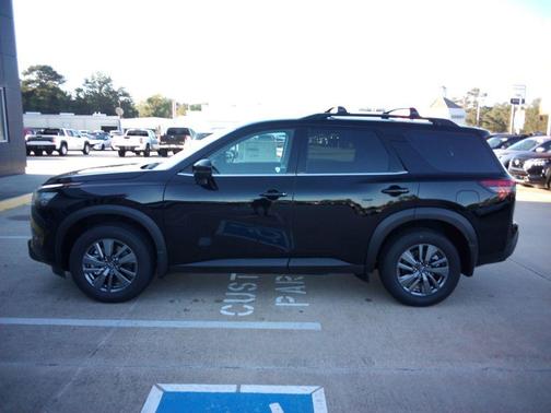 2025 Nissan Pathfinder SV FWD