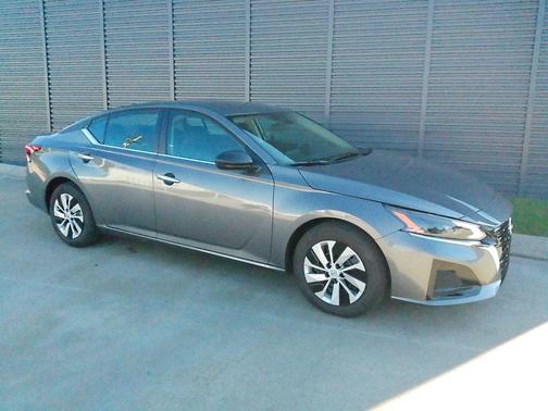 2025 Nissan Altima S FWD