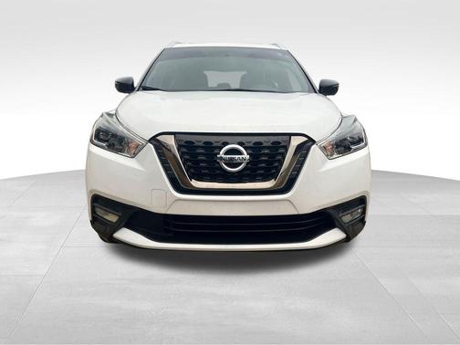 2019 Nissan Kicks SR