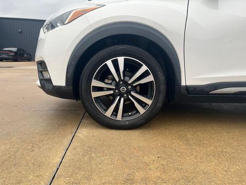2019 Nissan Kicks SR