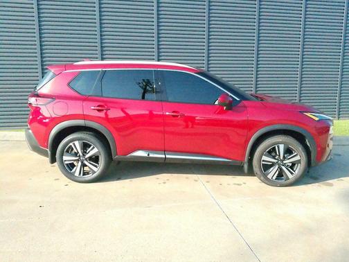 2022 Nissan Rogue SL
