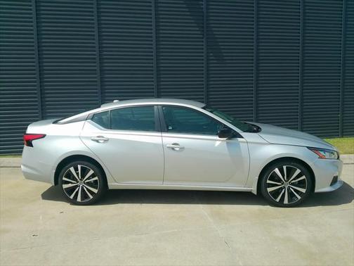 2022 Nissan Altima SR Intelligent AWD