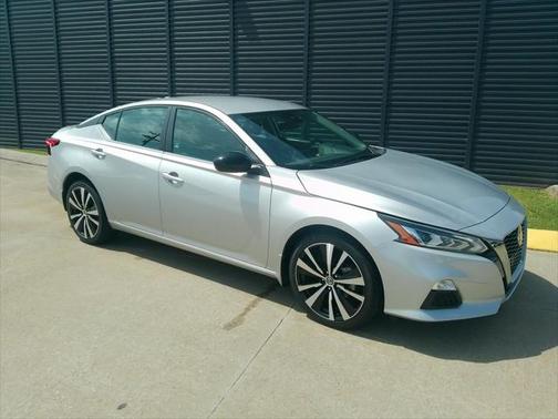 2022 Nissan Altima SR Intelligent AWD