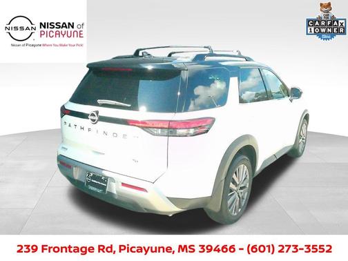 2023 Nissan Pathfinder SL FWD