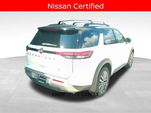 2023 Nissan Pathfinder SL FWD