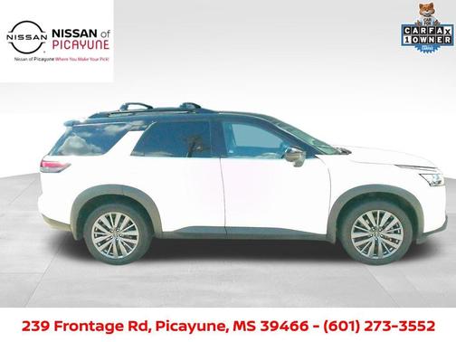 2023 Nissan Pathfinder SL FWD