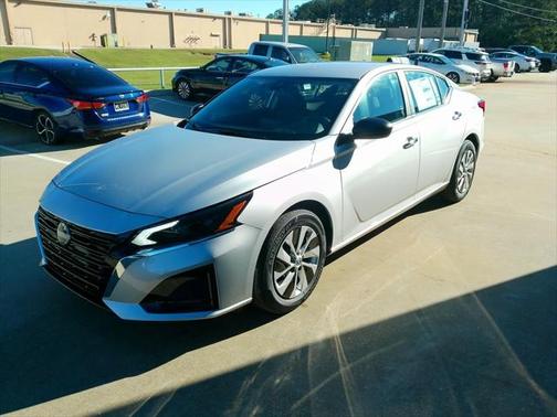 2025 Nissan Altima S FWD