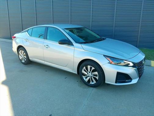 2025 Nissan Altima S FWD