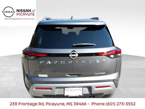 2025 Nissan Pathfinder Platinum FWD