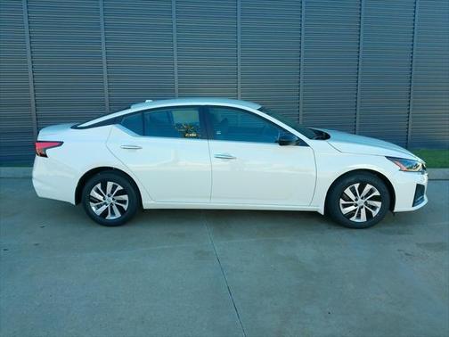 2025 Nissan Altima S FWD