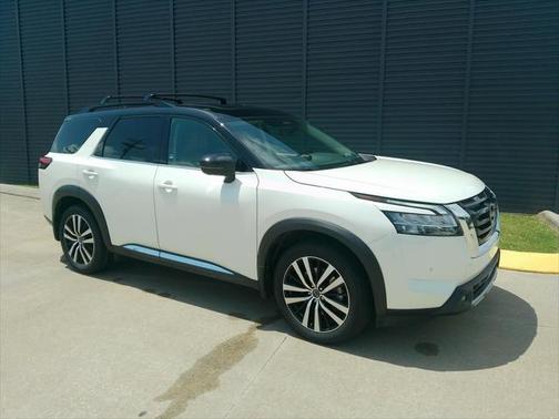 2023 Nissan Pathfinder Platinum 4WD