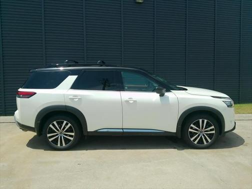 2023 Nissan Pathfinder Platinum 4WD