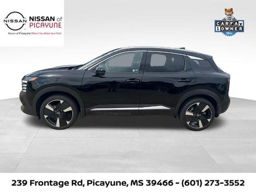 Super Black 2025 Nissan Kicks SR