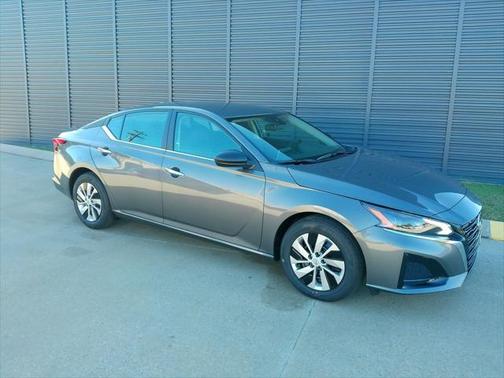 2025 Nissan Altima S FWD