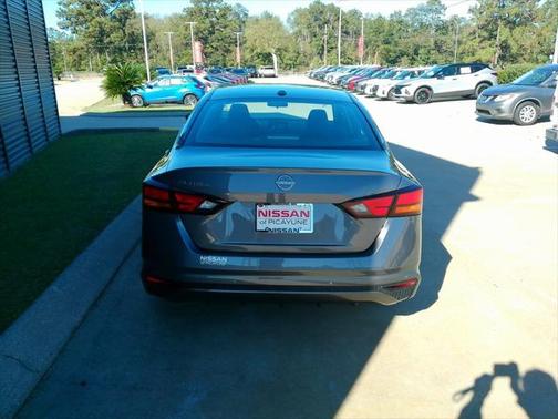 2025 Nissan Altima S FWD