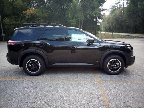 2025 Nissan Pathfinder Rock Creek 4WD