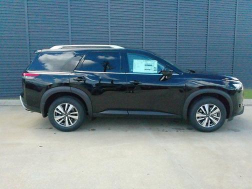 2025 Nissan Pathfinder SL FWD