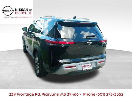 2025 Nissan Pathfinder SL FWD