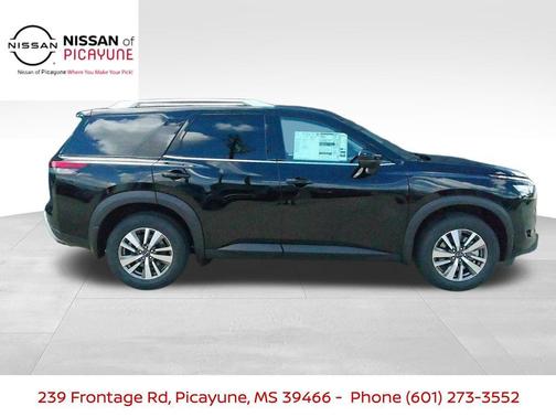 2025 Nissan Pathfinder SL FWD