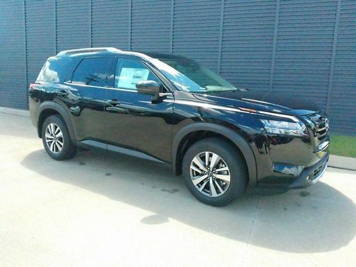 2025 Nissan Pathfinder SL FWD