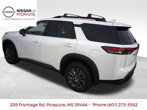 2025 Nissan Pathfinder SV FWD