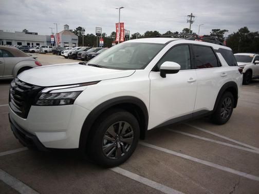 2025 Nissan Pathfinder SV FWD