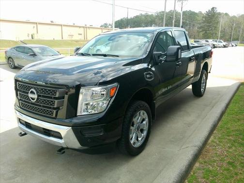 2024 Nissan Titan XD SV