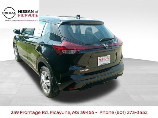 2025 Nissan Kicks S