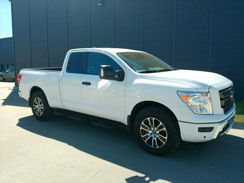 2024 Nissan Titan SV