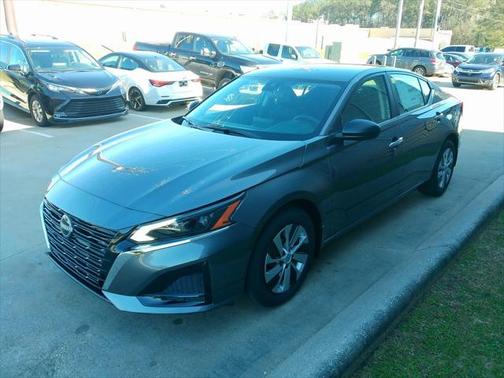 2025 Nissan Altima S FWD