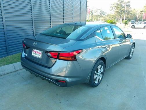 2025 Nissan Altima S FWD