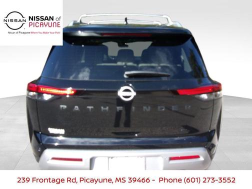 2025 Nissan Pathfinder SL FWD