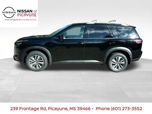 2025 Nissan Pathfinder SL FWD