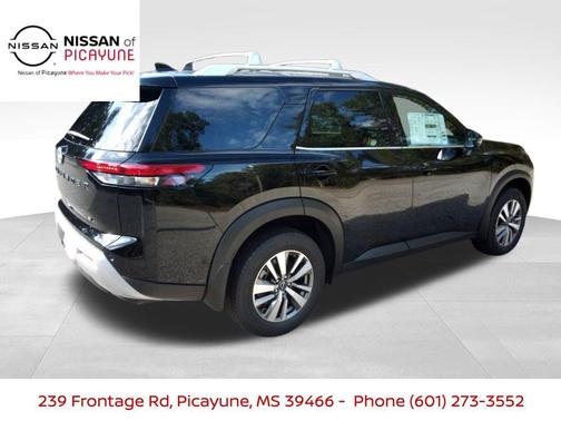 2025 Nissan Pathfinder SL FWD