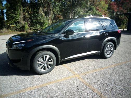 2025 Nissan Pathfinder SL FWD