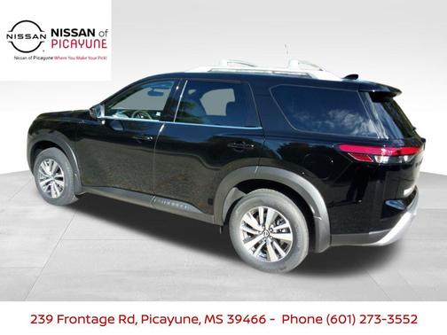 2025 Nissan Pathfinder SL FWD