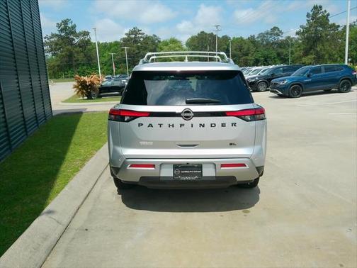 2025 Nissan Pathfinder SL FWD