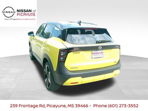 2025 Nissan Kicks SR