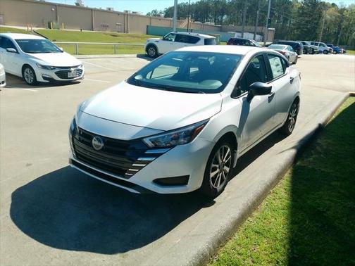 2025 Nissan Versa 1.6 S