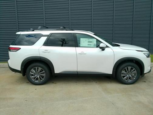 2025 Nissan Pathfinder SV FWD