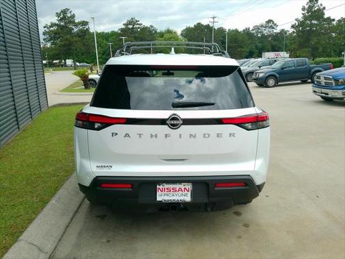 2025 Nissan Pathfinder SV FWD