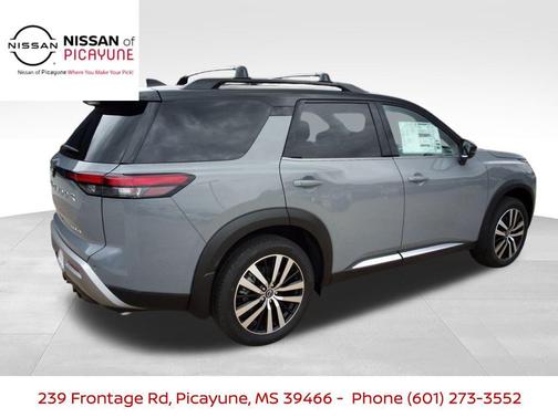 2025 Nissan Pathfinder Platinum FWD