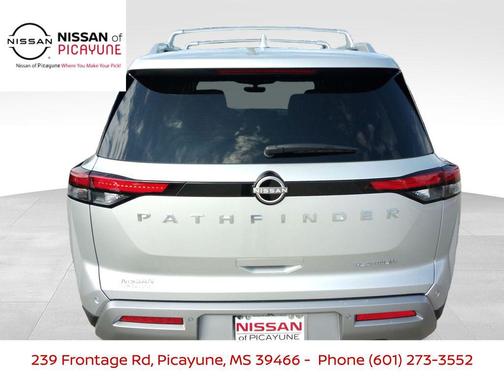 2025 Nissan Pathfinder Platinum FWD